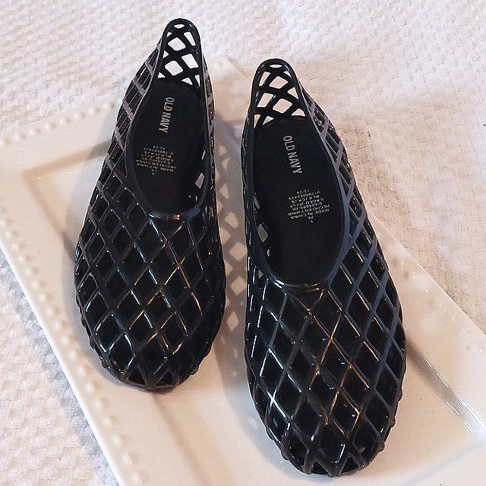 Gorgeous! Old Navy Black Diamond Design Jelly Flats with Glossy Finish 9 🏝 - Picture 11 of 11